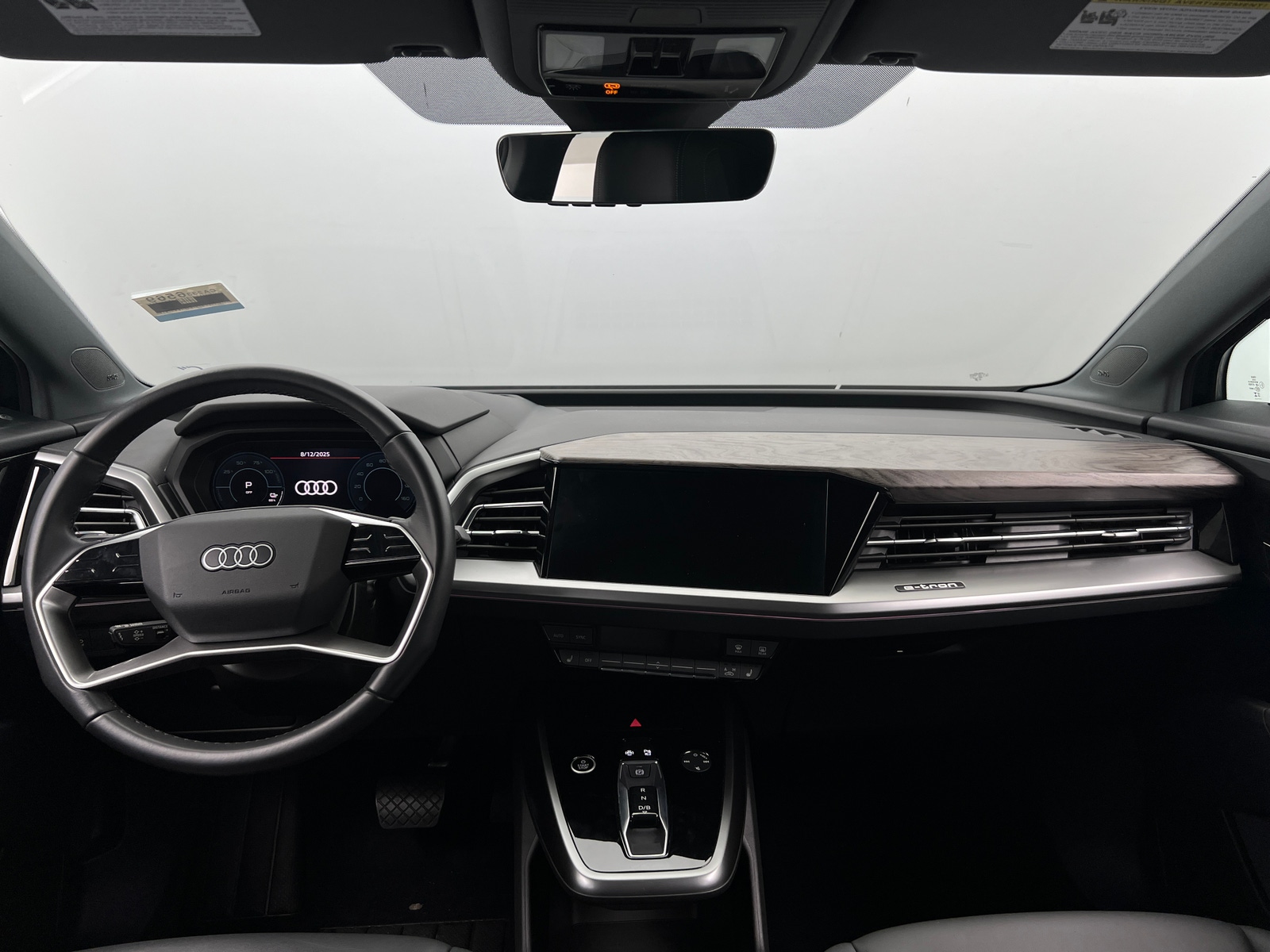 Thumbnail: 2023 Audi Q4 e-tron - 2