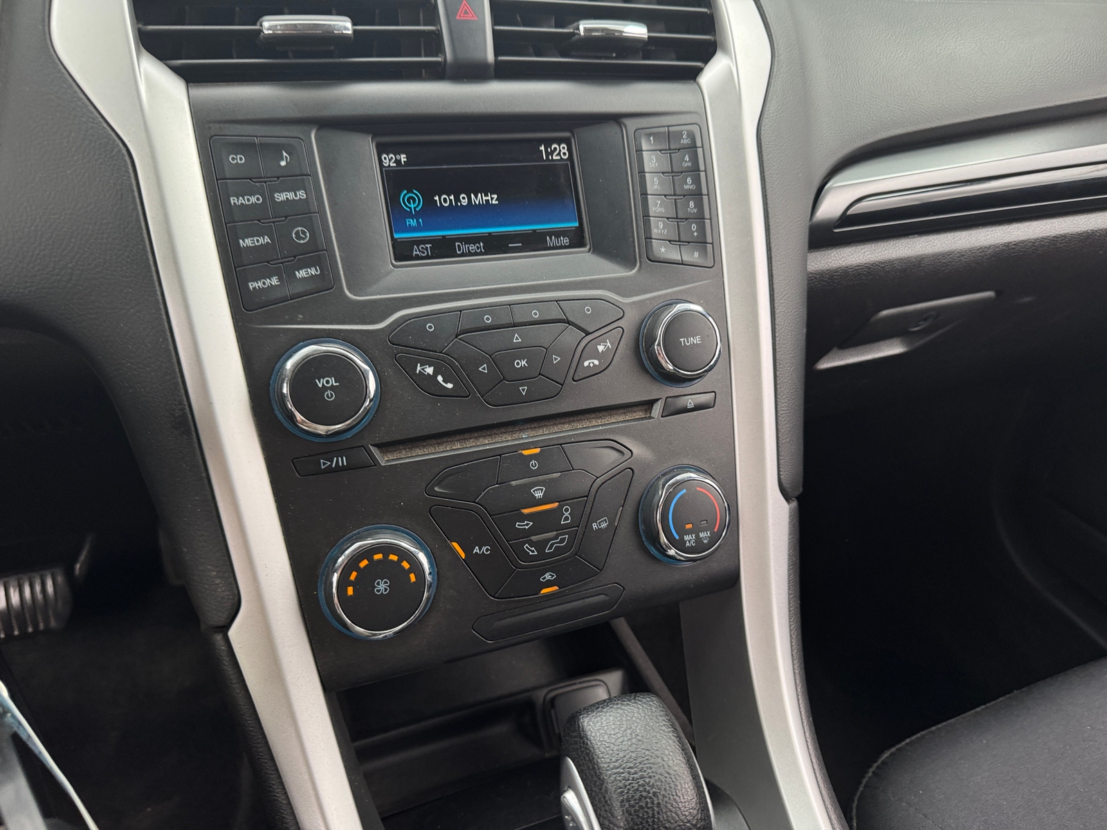 Thumbnail: 2016 Ford Fusion - 4