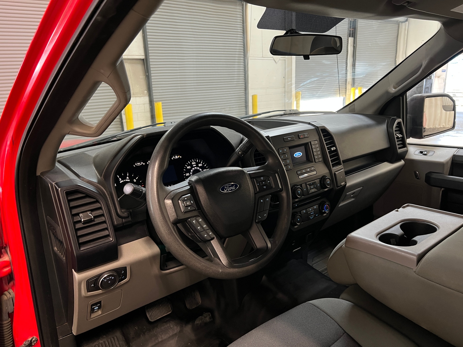 Thumbnail: 2018 Ford Econoline - 3
