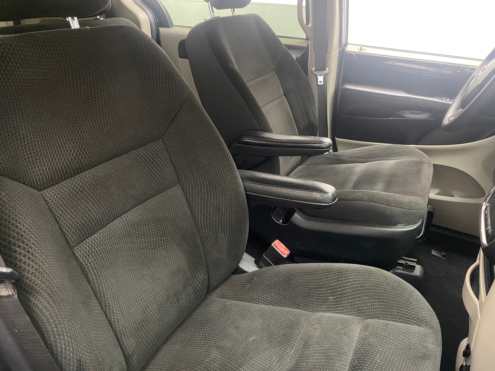 Thumbnail: 2018 Dodge Grand Caravan - 2