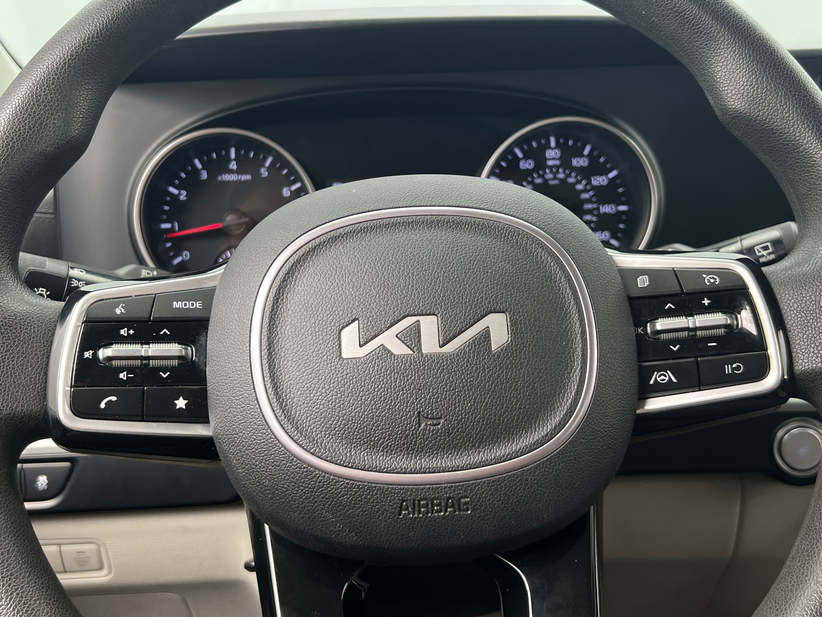 Thumbnail: 2023 Kia Carnival - 5