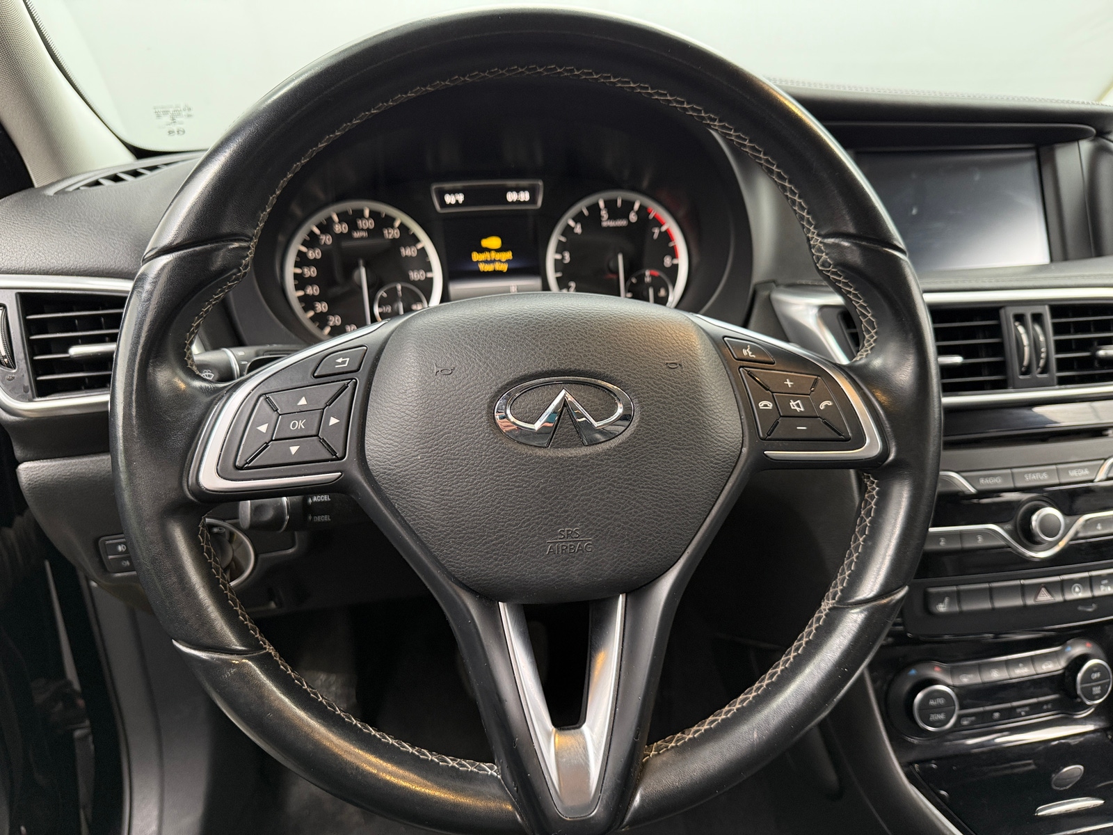 Thumbnail: 2018 INFINITI QX30 - 4