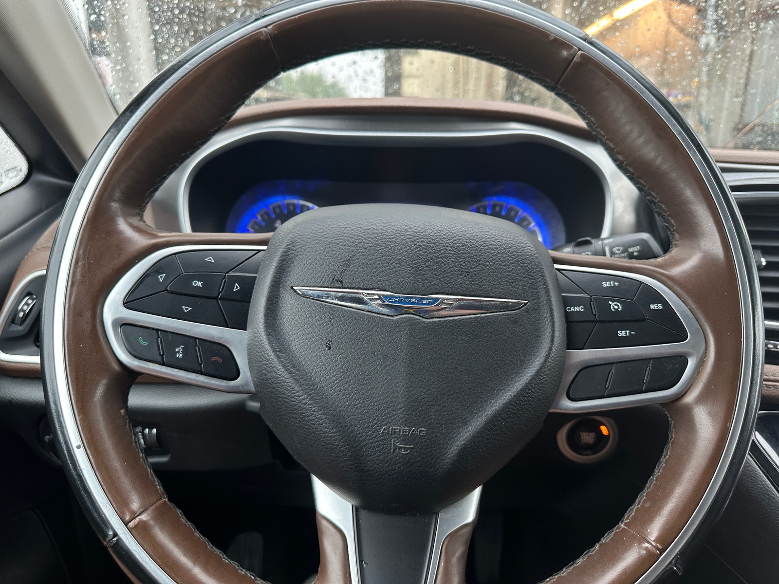 Thumbnail: 2018 Chrysler Pacifica - 4