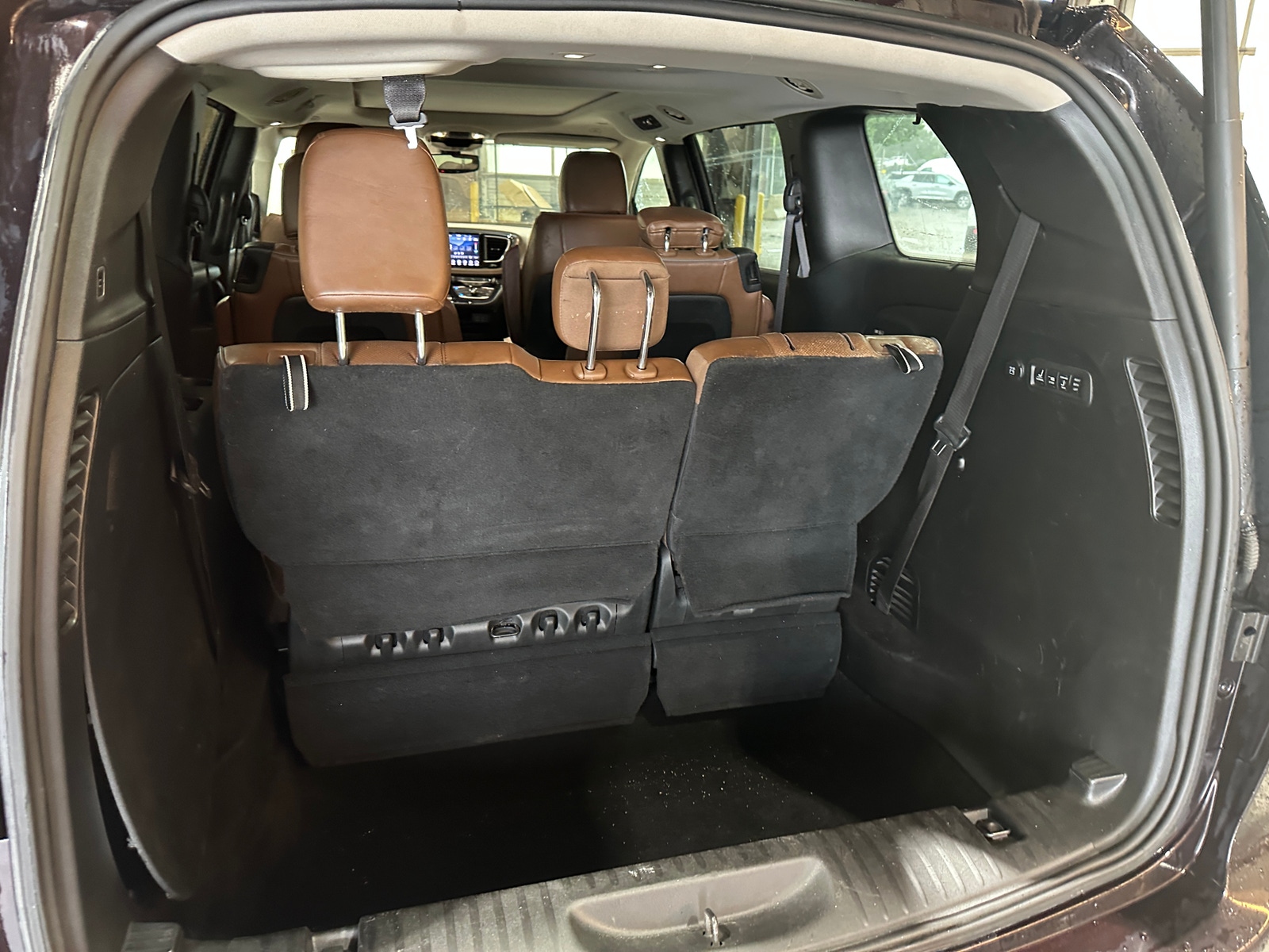 Thumbnail: 2018 Chrysler Pacifica - 6