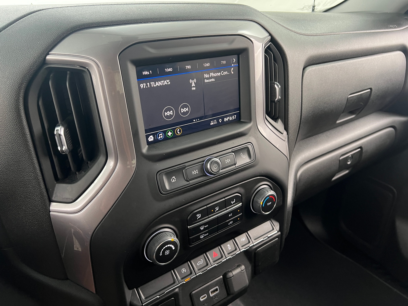 Thumbnail: 2022 Chevrolet Silverado 1500 - 4