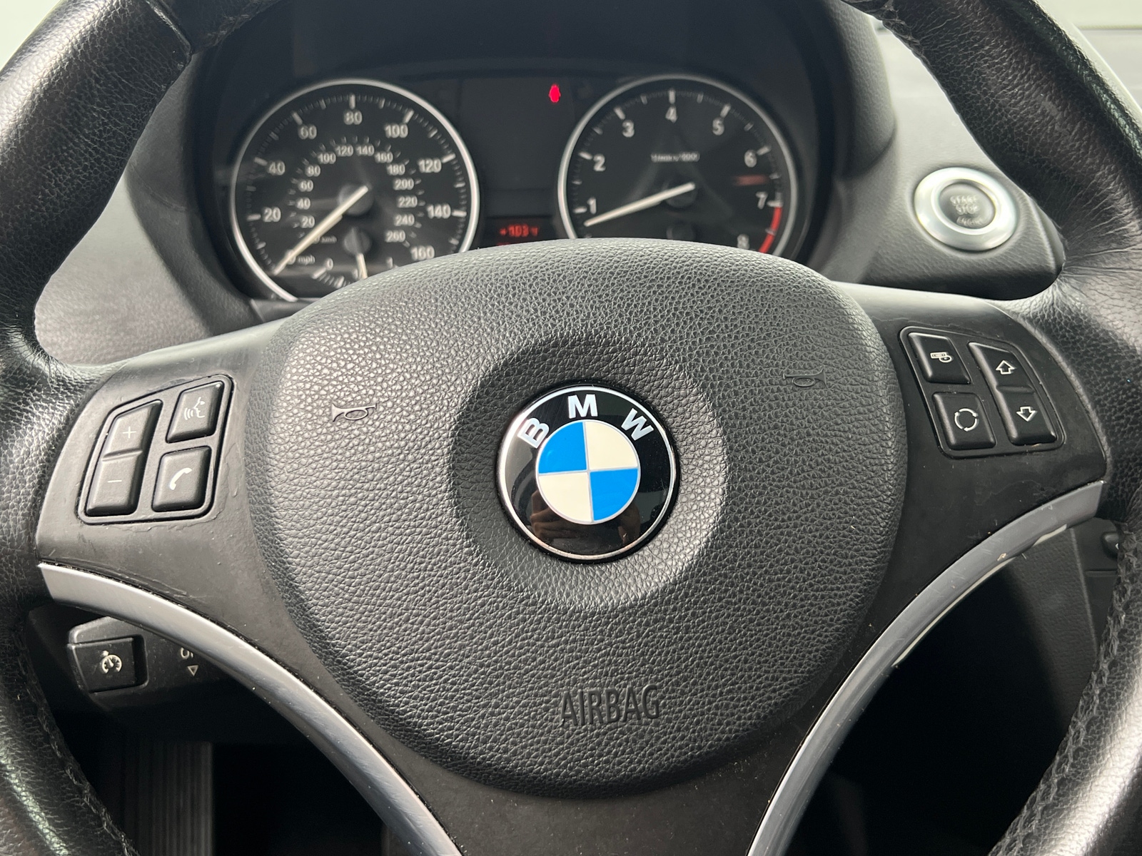 Thumbnail: 2010 BMW 1 Series - 3