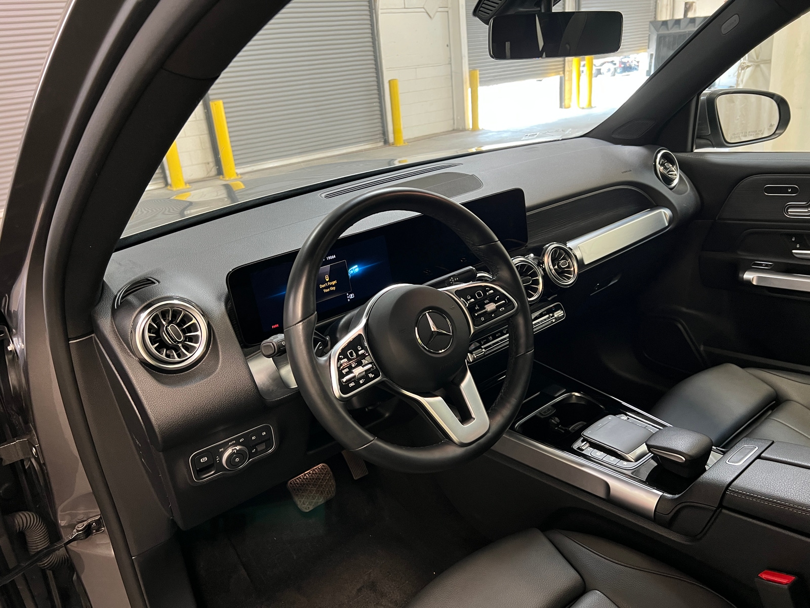 Thumbnail: 2023 Mercedes-Benz GLB - 2