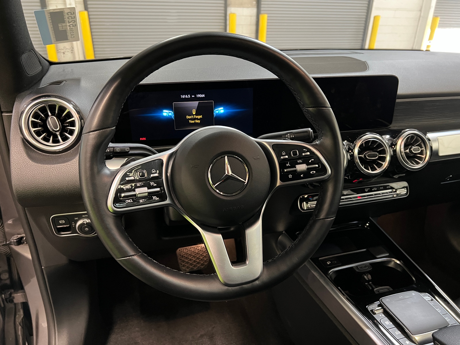 Thumbnail: 2023 Mercedes-Benz GLB - 4