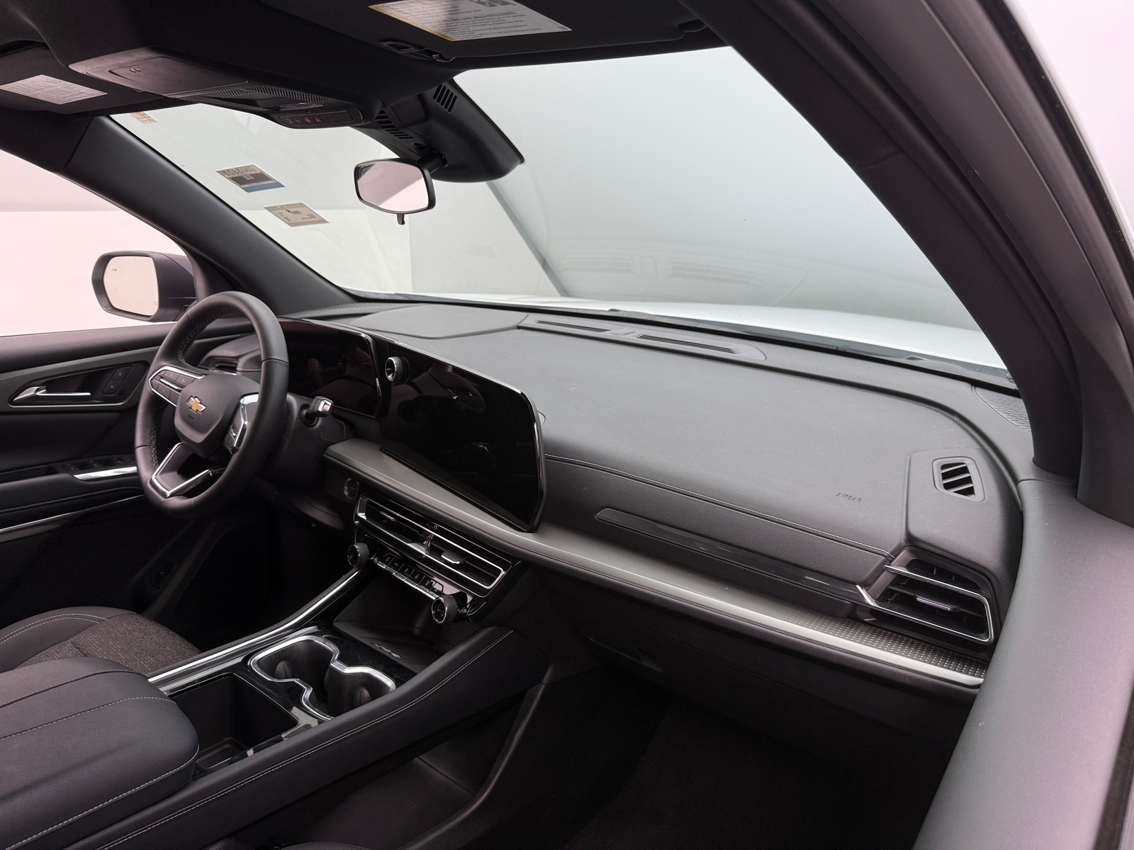 Thumbnail: 2025 Chevrolet Traverse - 3