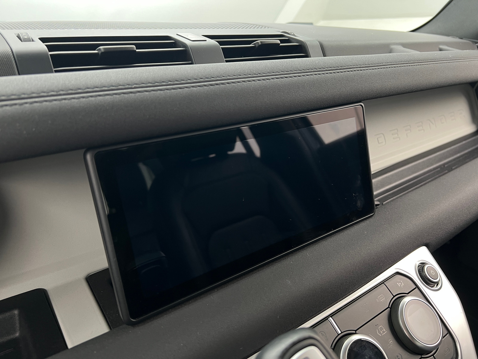 Thumbnail: 2021 Land Rover Defender - 3
