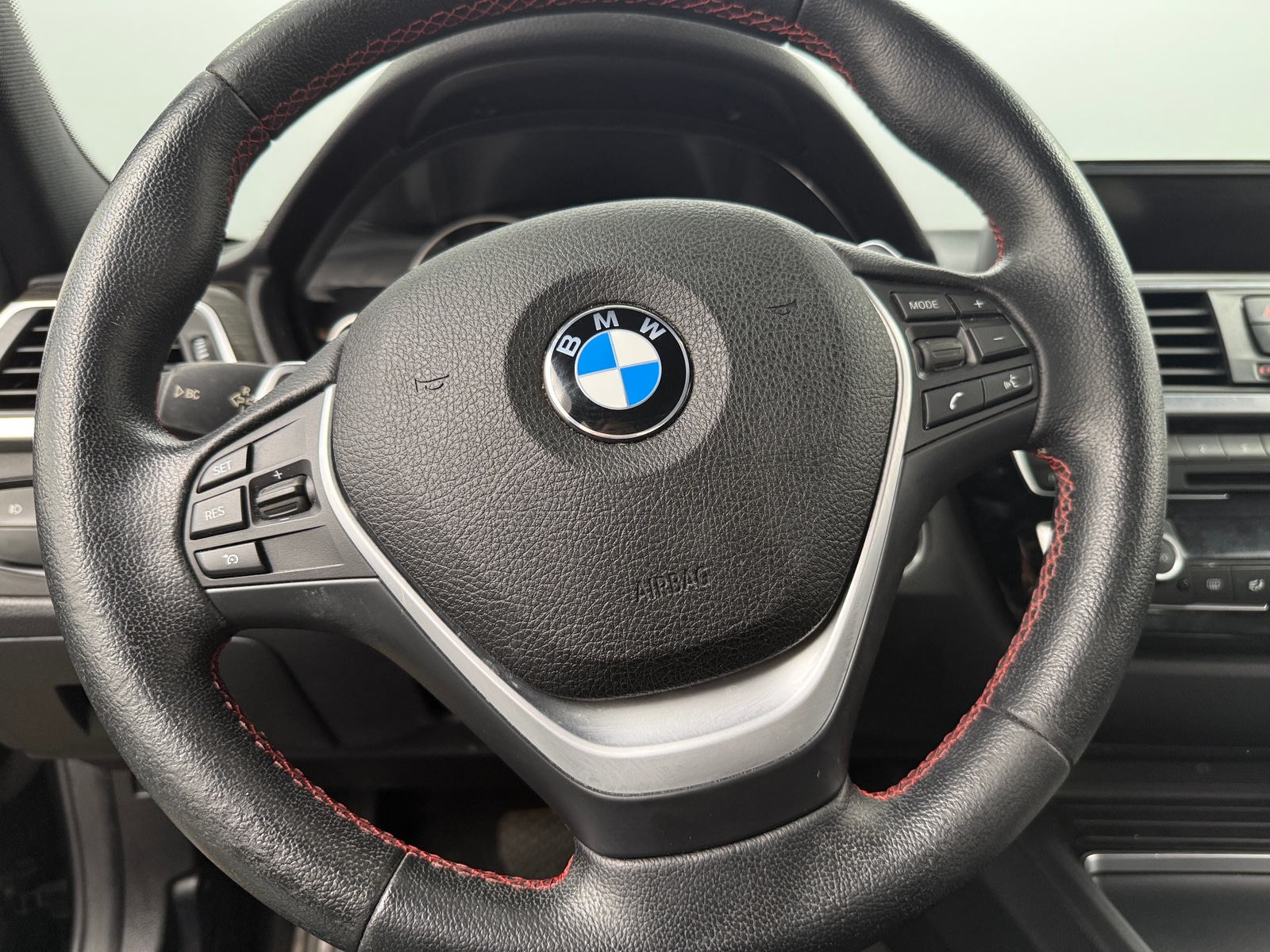Thumbnail: 2016 BMW 3 Series - 4