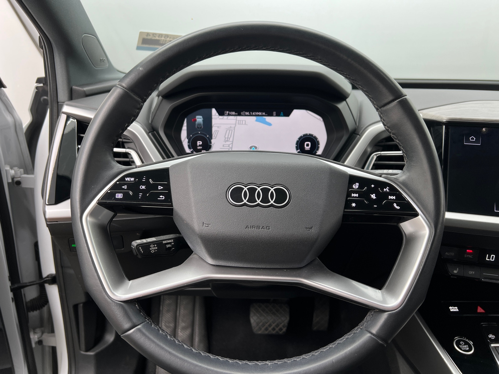 Thumbnail: 2023 Audi Q4 e-tron - 4