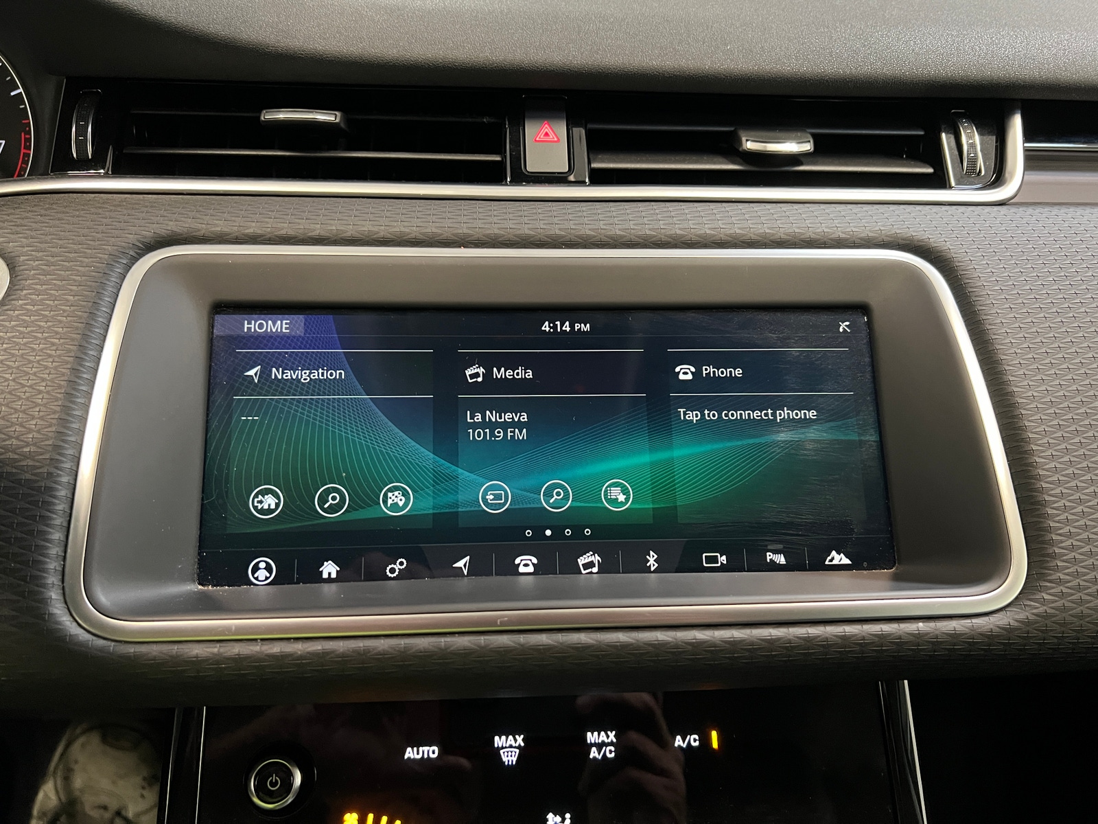 Thumbnail: 2020 Land Rover Range Rover Evoque - 3