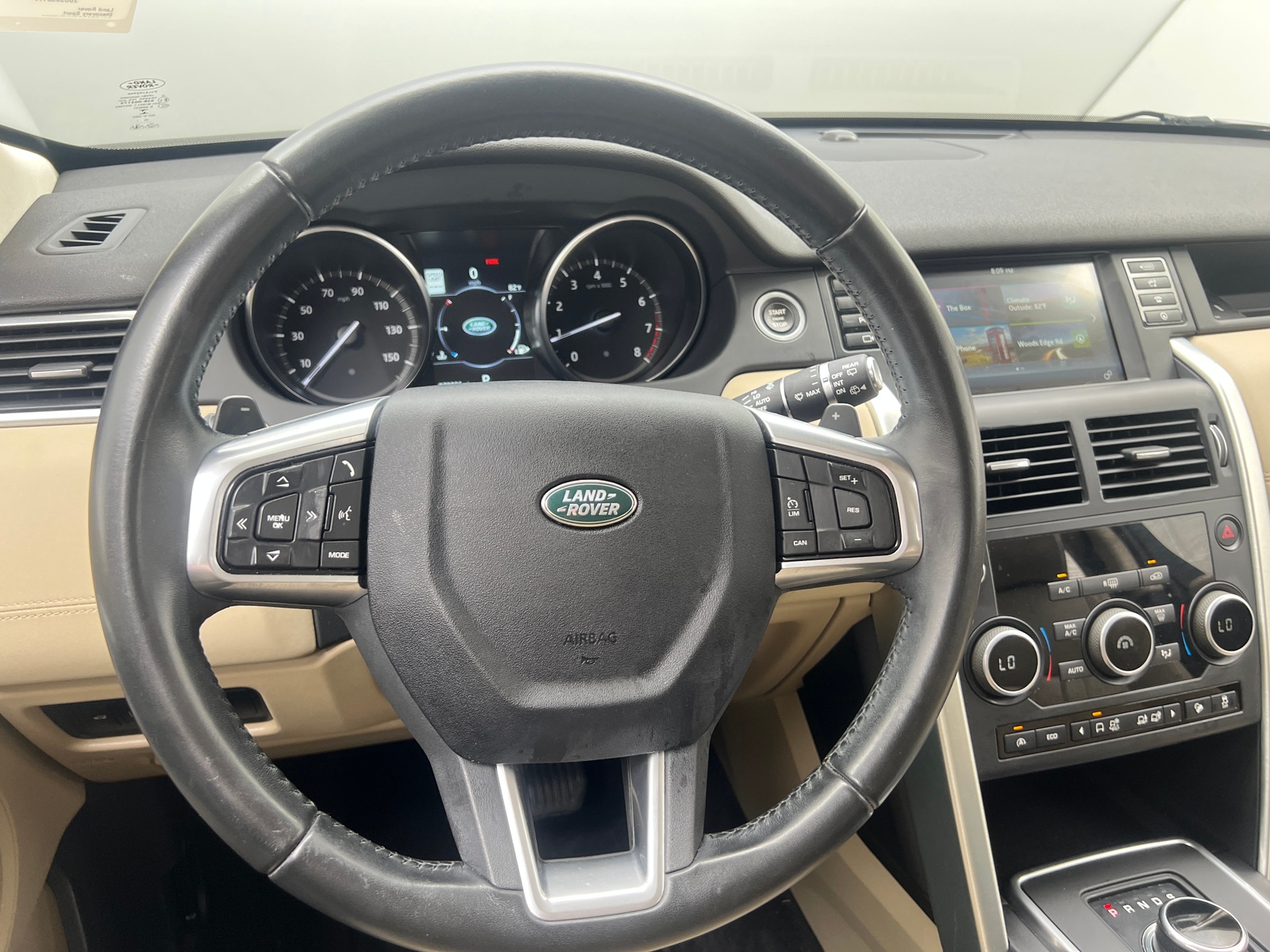 Thumbnail: 2017 Land Rover Discovery Sport - 4