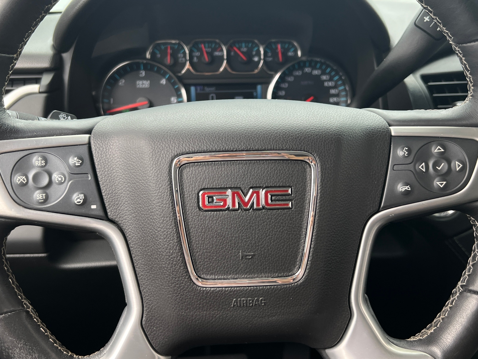 Thumbnail: 2019 GMC Yukon XL - 4