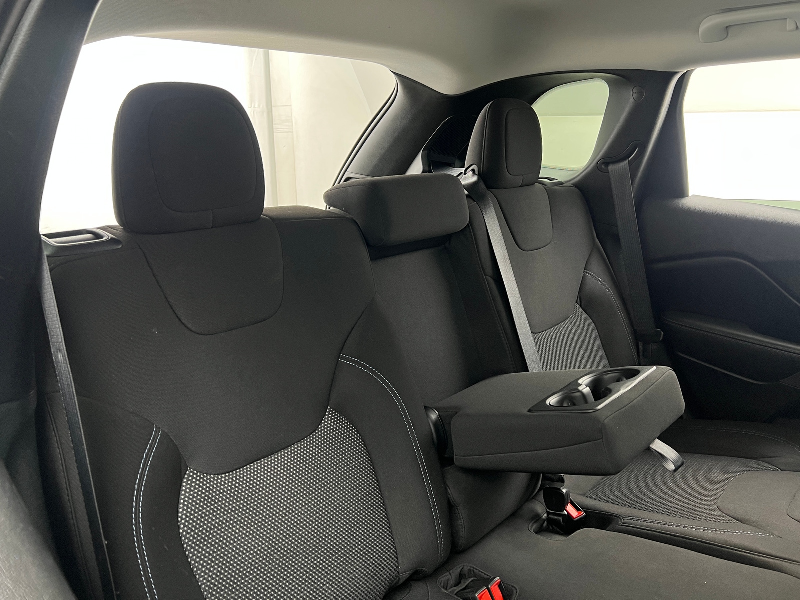 Thumbnail: 2020 Jeep Cherokee - 6