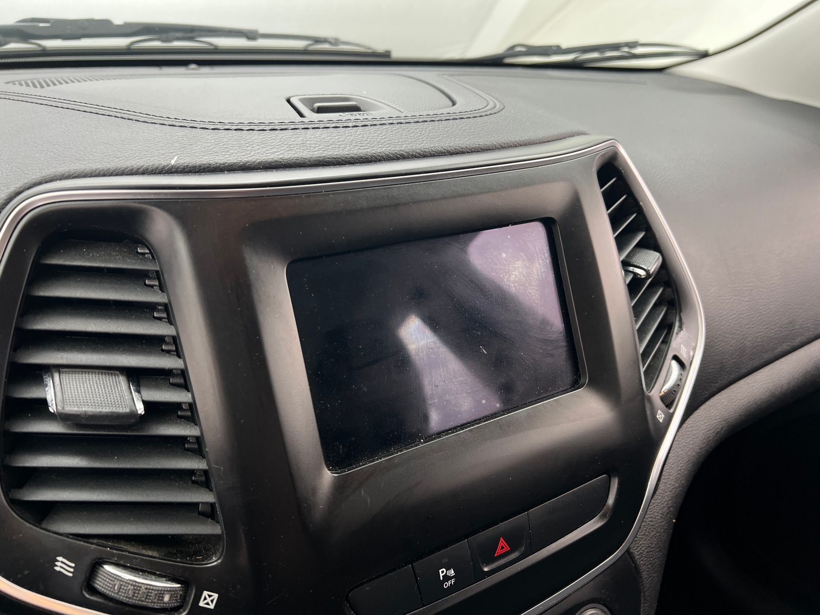 Thumbnail: 2020 Jeep Cherokee - 4