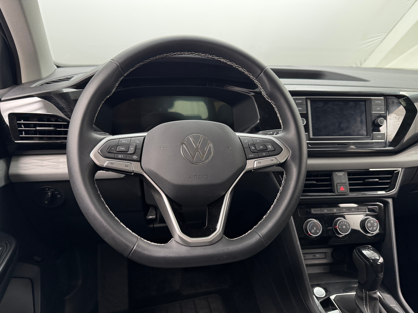 Thumbnail: 2023 Volkswagen Taos - 5