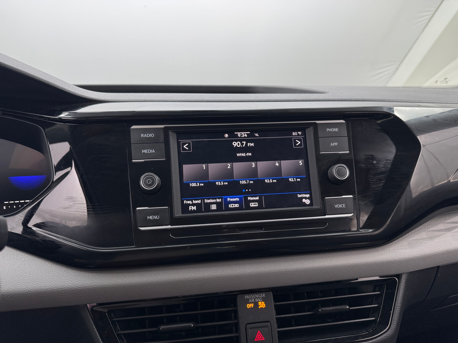Thumbnail: 2023 Volkswagen Taos - 4
