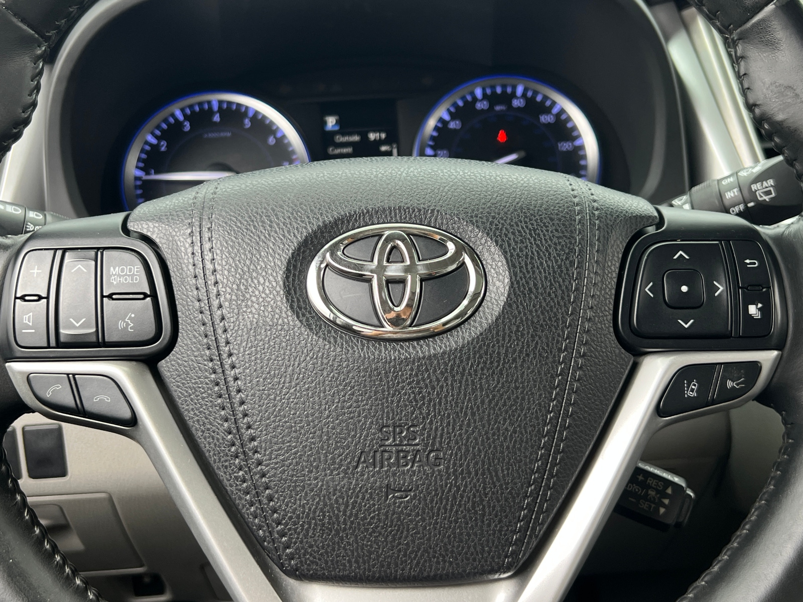 Thumbnail: 2018 Toyota Highlander - 4