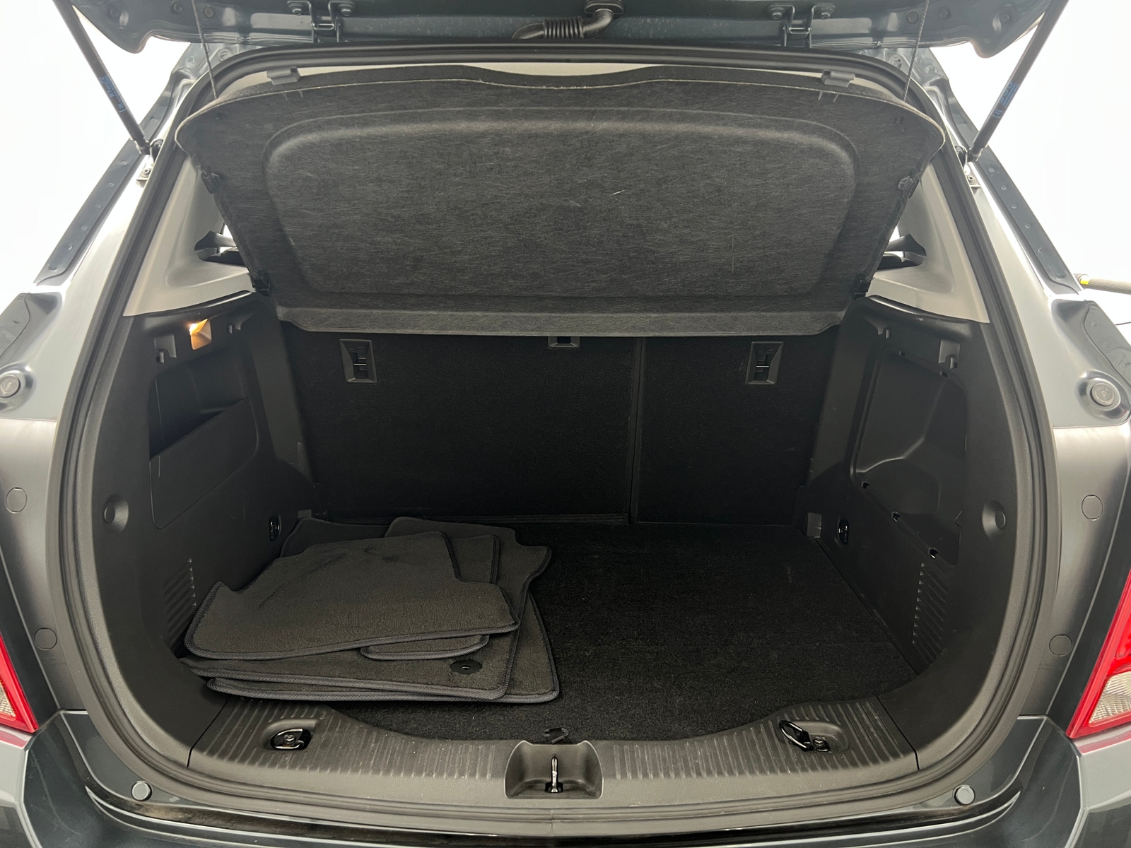 Thumbnail: 2021 Chevrolet Trax - 7