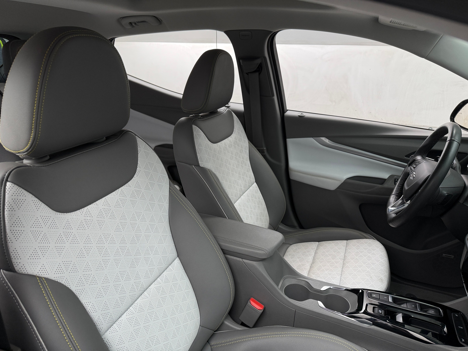 Thumbnail: 2023 Chevrolet Bolt EUV - 2