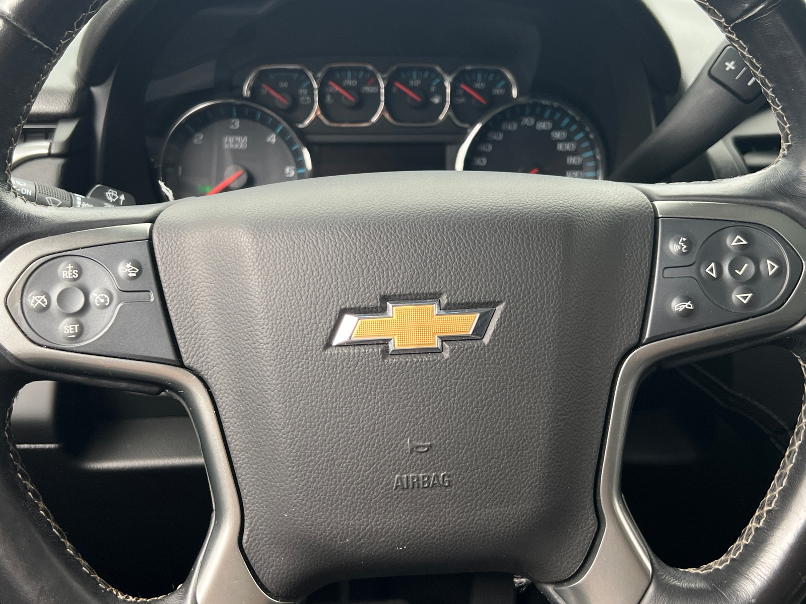 Thumbnail: 2019 Chevrolet Tahoe - 4