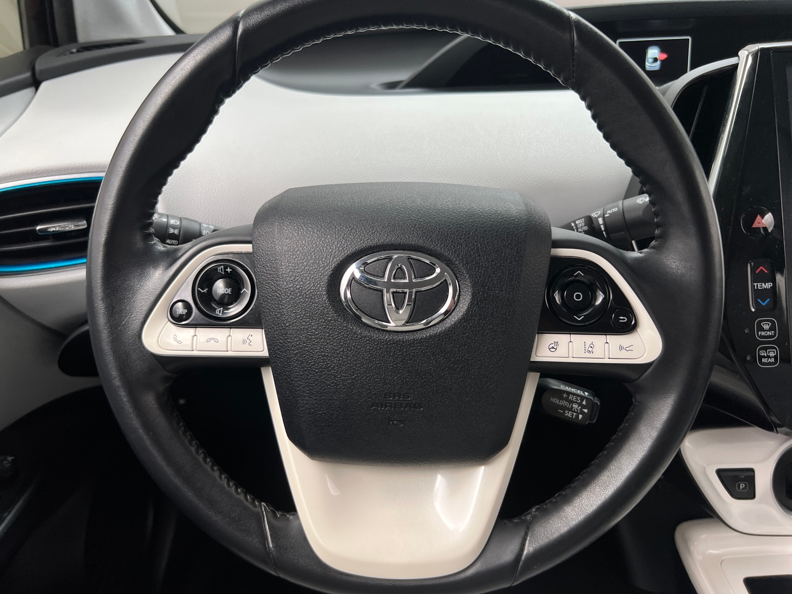 Thumbnail: 2017 Toyota Prius Prime - 4
