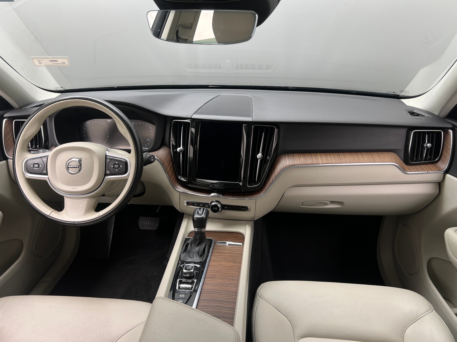 Thumbnail: 2021 Volvo XC60 - 2