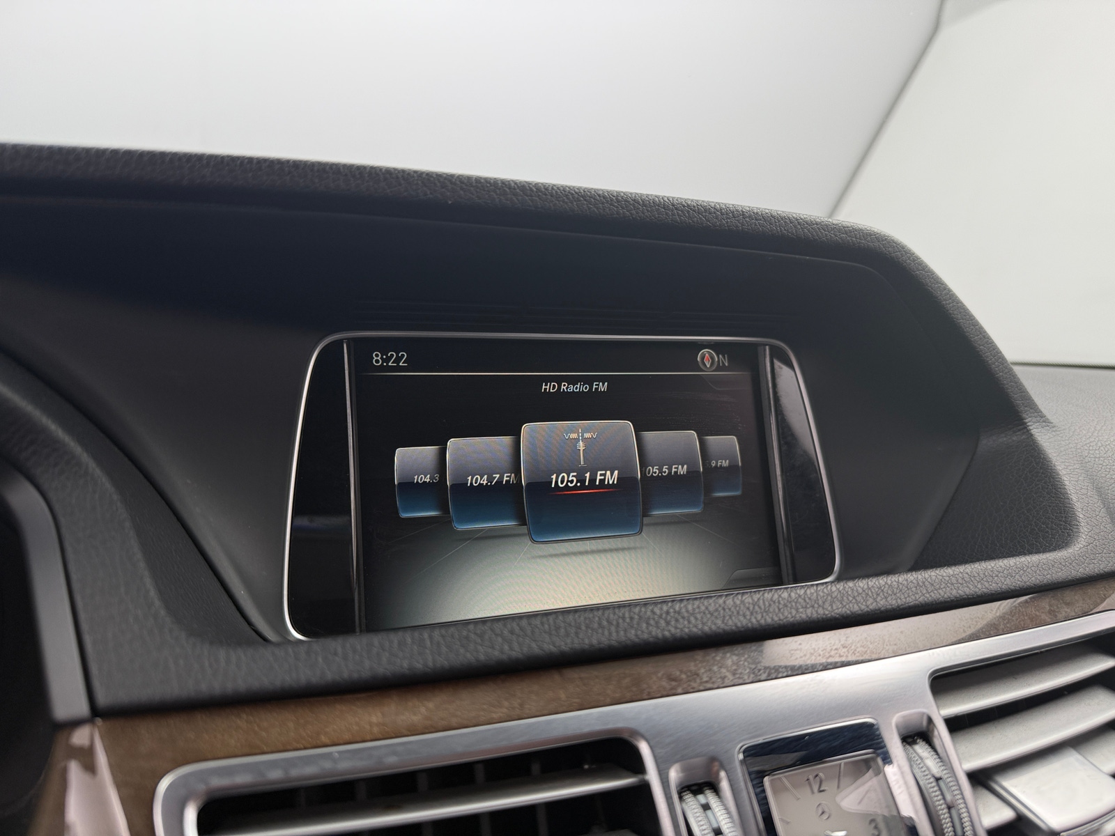 Thumbnail: 2016 Mercedes-Benz E-Class - 3