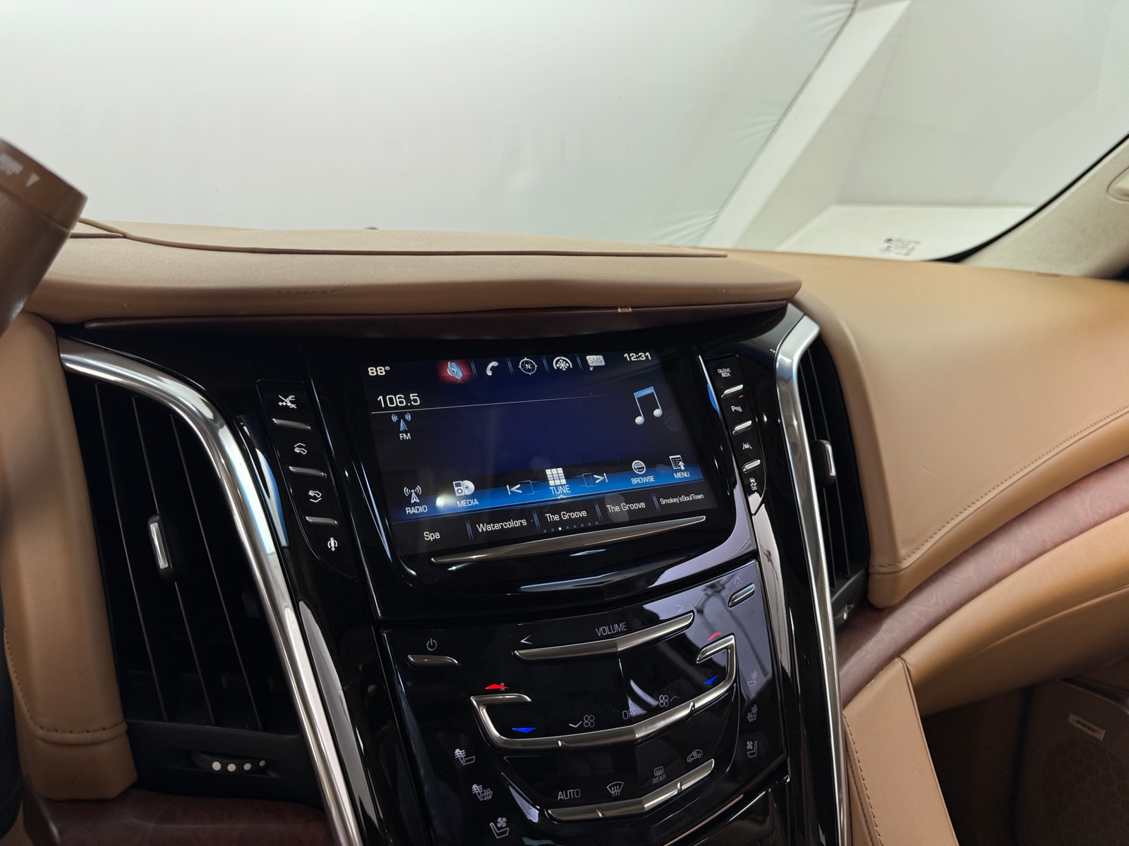 Thumbnail: 2016 Cadillac Escalade - 3
