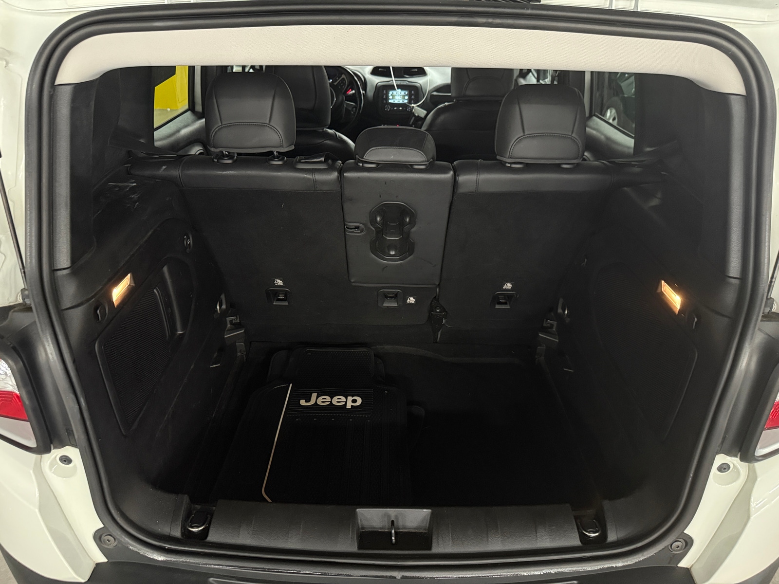 Thumbnail: 2015 Jeep Renegade - 6