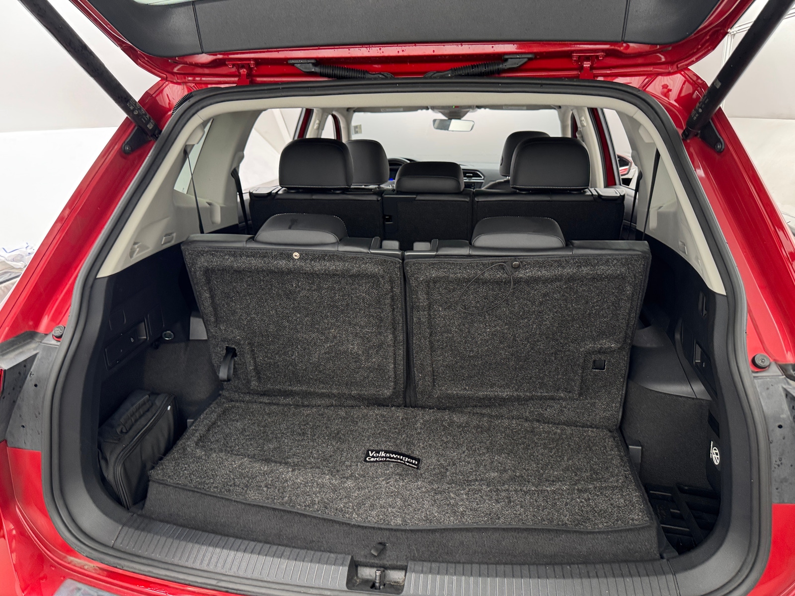 Thumbnail: 2022 Volkswagen Tiguan - 6