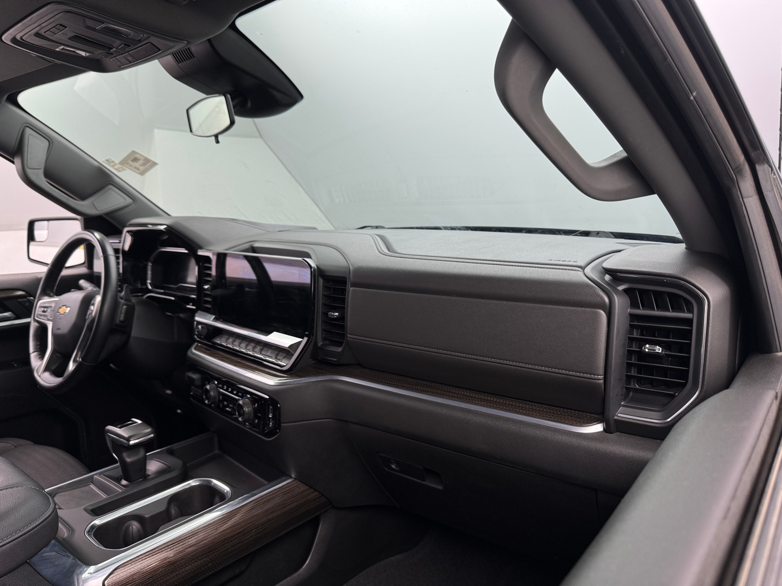 Thumbnail: 2022 Chevrolet Silverado 1500 - 3