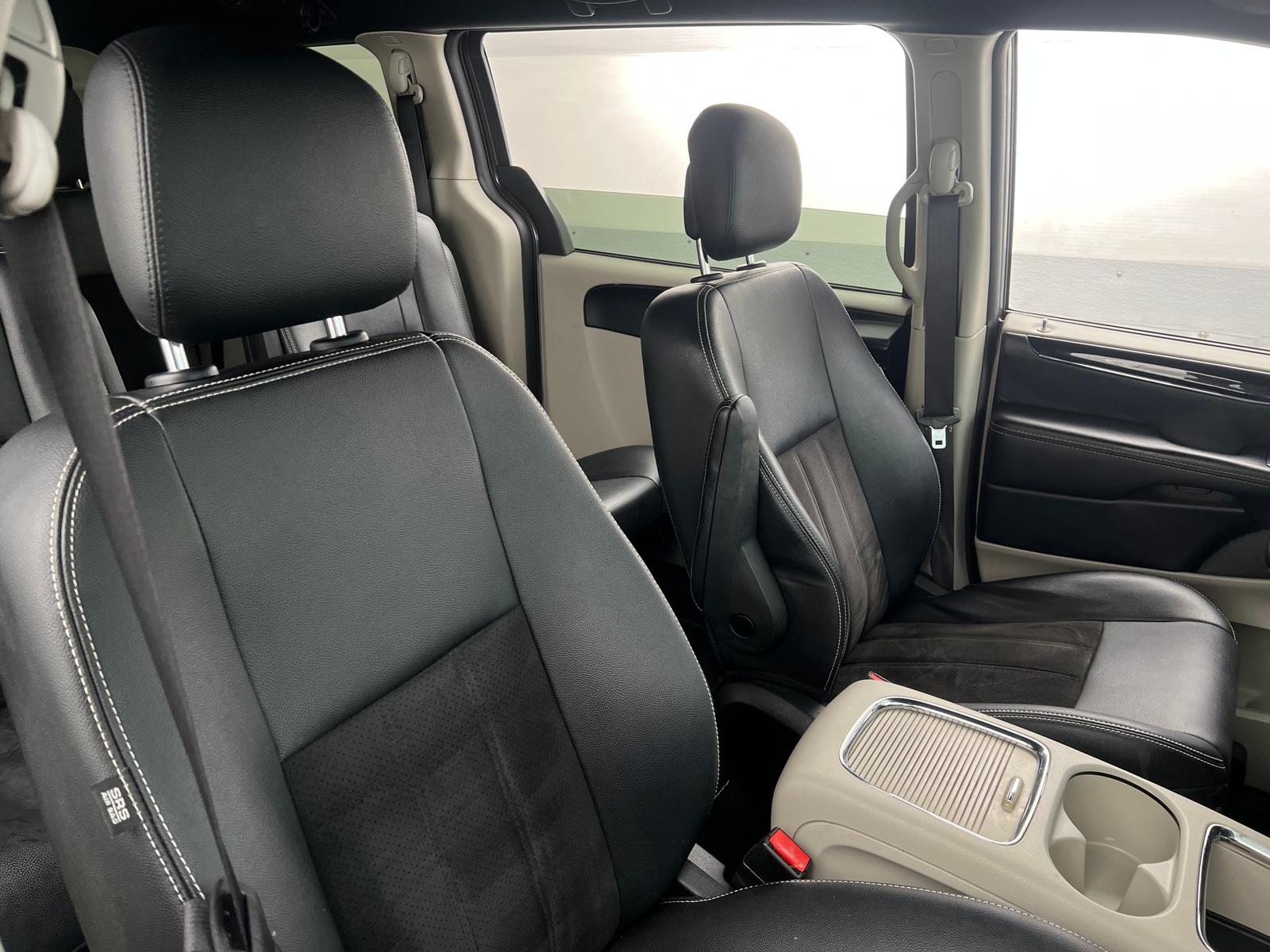 Thumbnail: 2019 Dodge Grand Caravan - 2