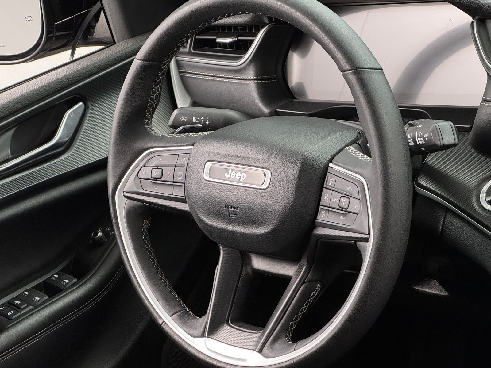 Thumbnail: 2024 Jeep Grand Cherokee L - 4