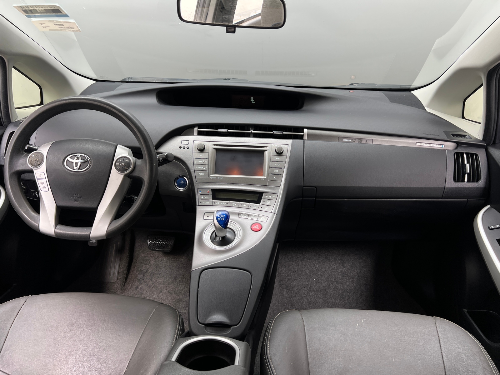 Thumbnail: 2015 Toyota Prius - 2