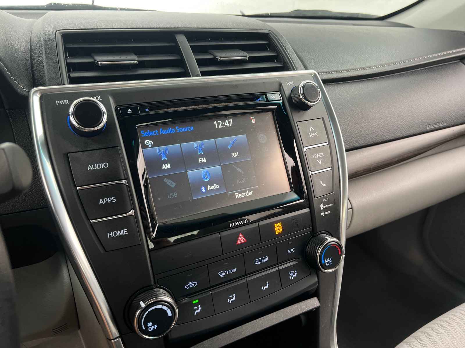 Thumbnail: 2016 Toyota Camry - 4