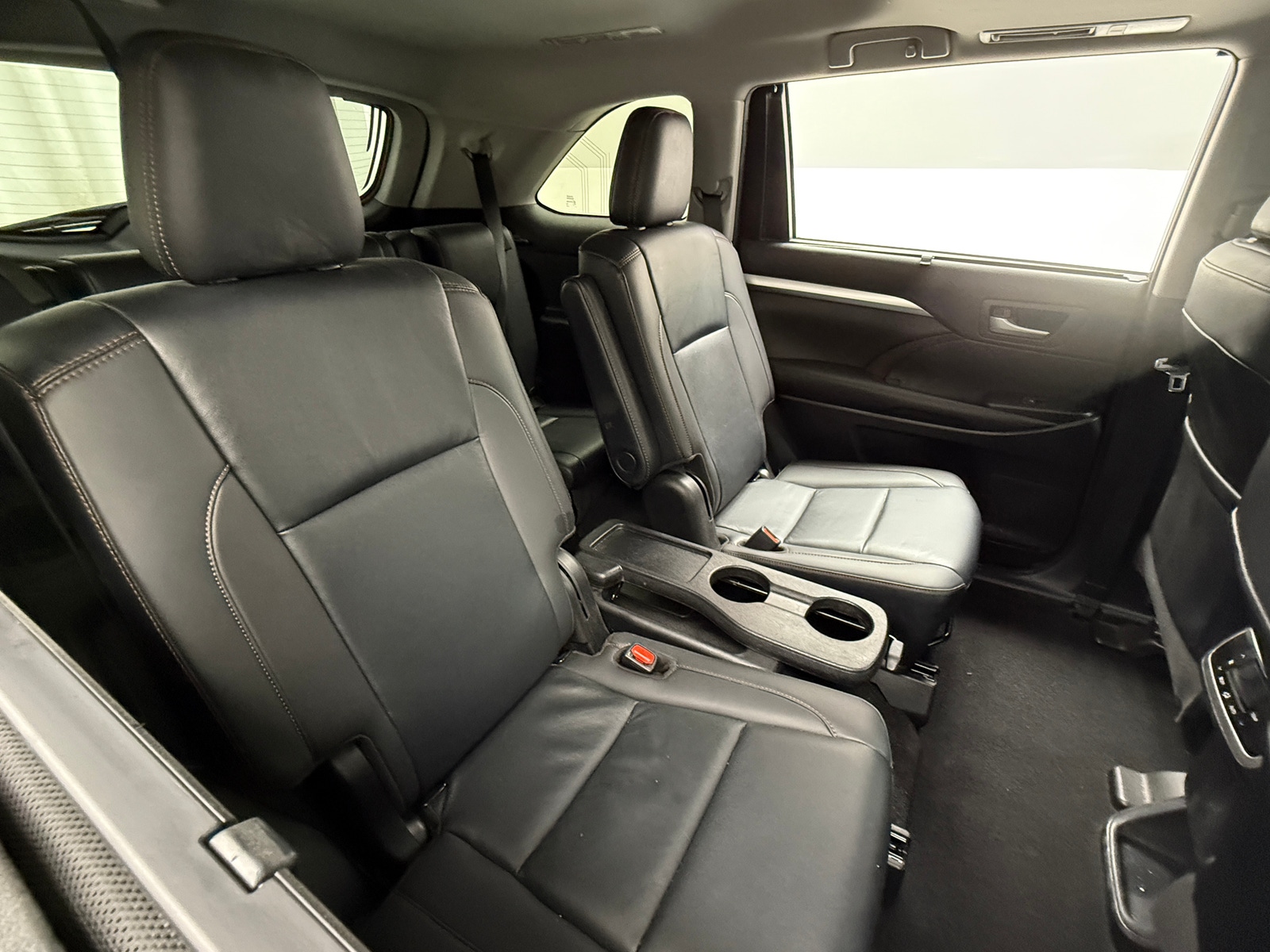 Thumbnail: 2019 Toyota Highlander - 5