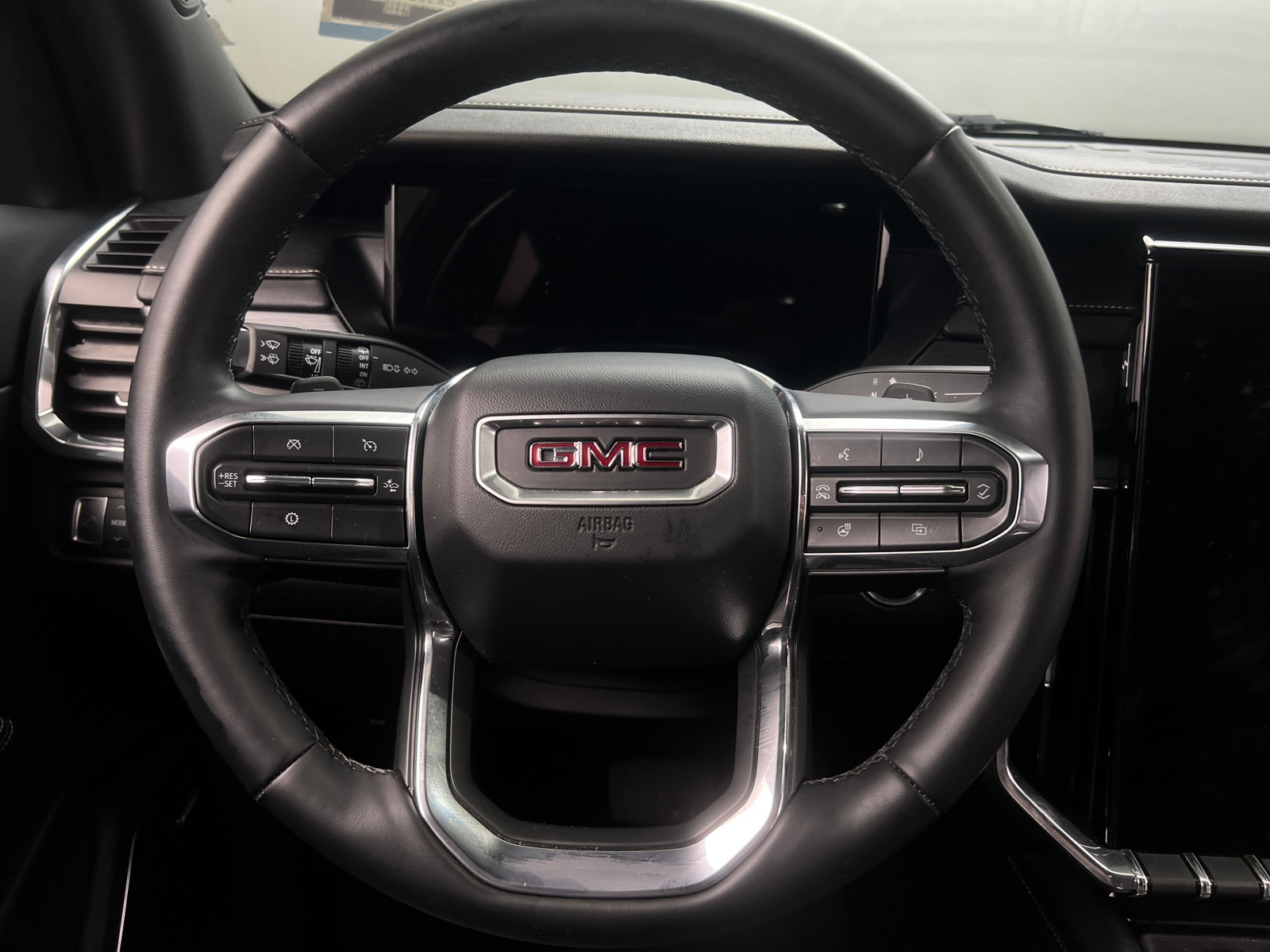 Thumbnail: 2024 GMC Acadia - 4
