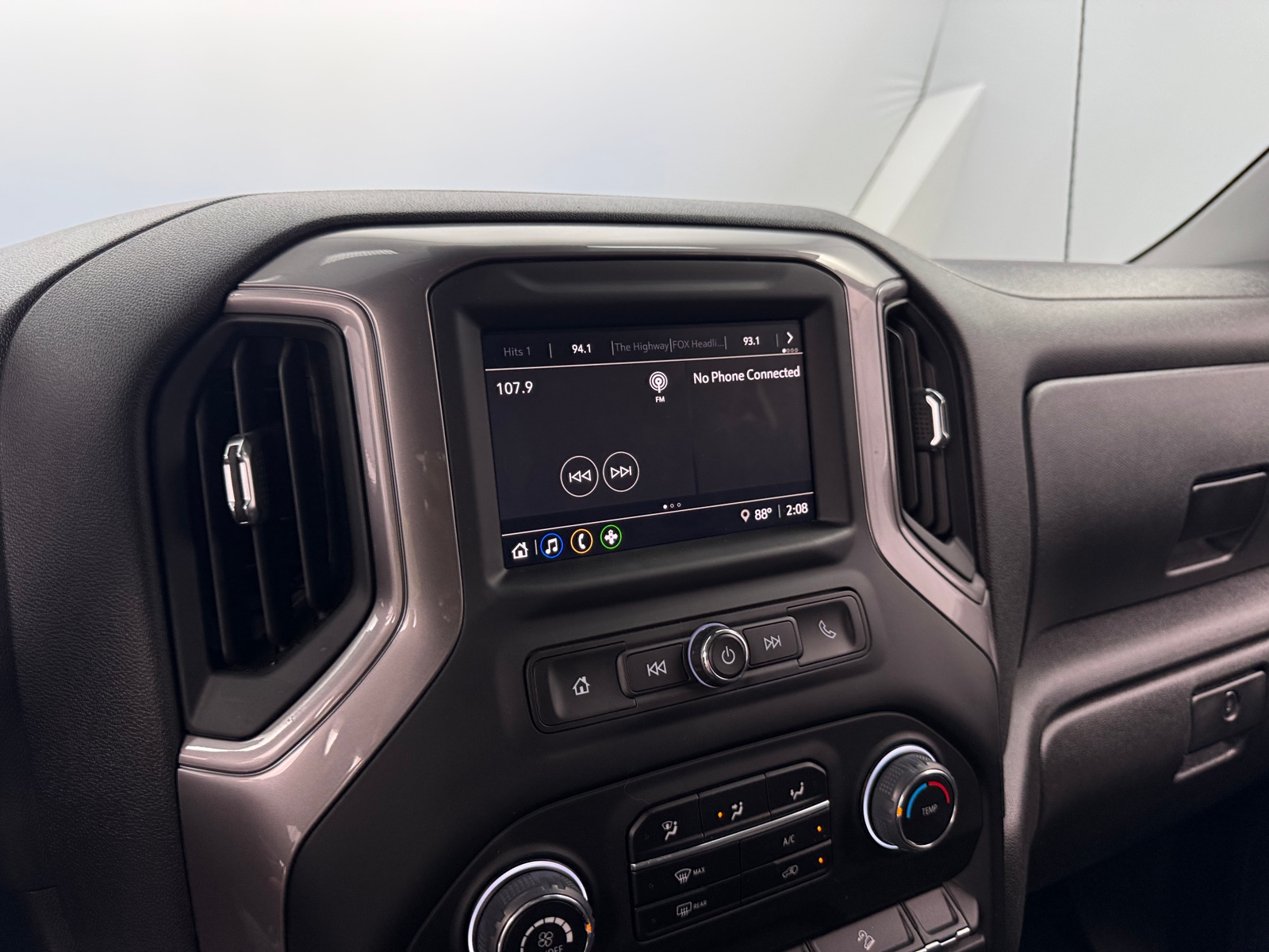 Thumbnail: 2022 Chevrolet Silverado 1500 - 4