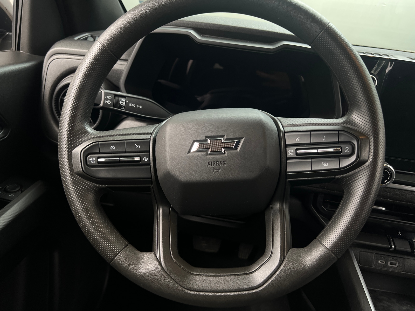 Thumbnail: 2024 Chevrolet Colorado - 5