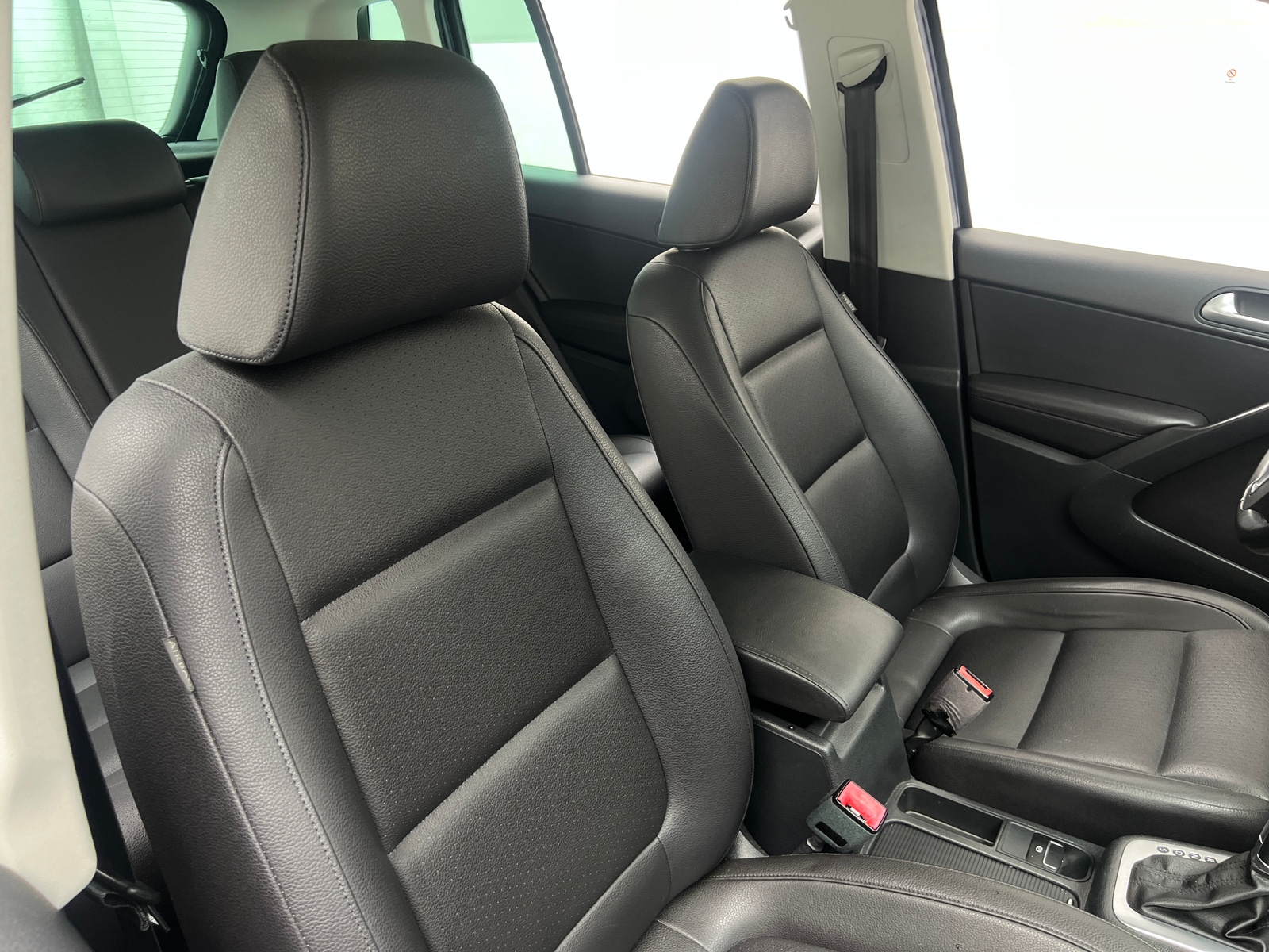 Thumbnail: 2016 Volkswagen Tiguan - 2