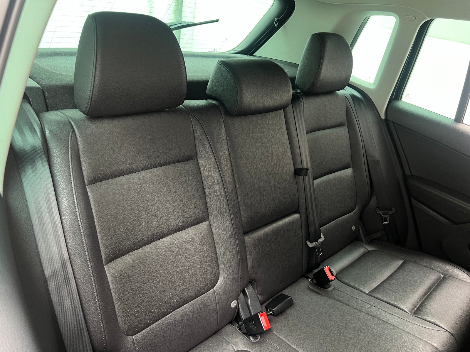Thumbnail: 2016 Volkswagen Tiguan - 6