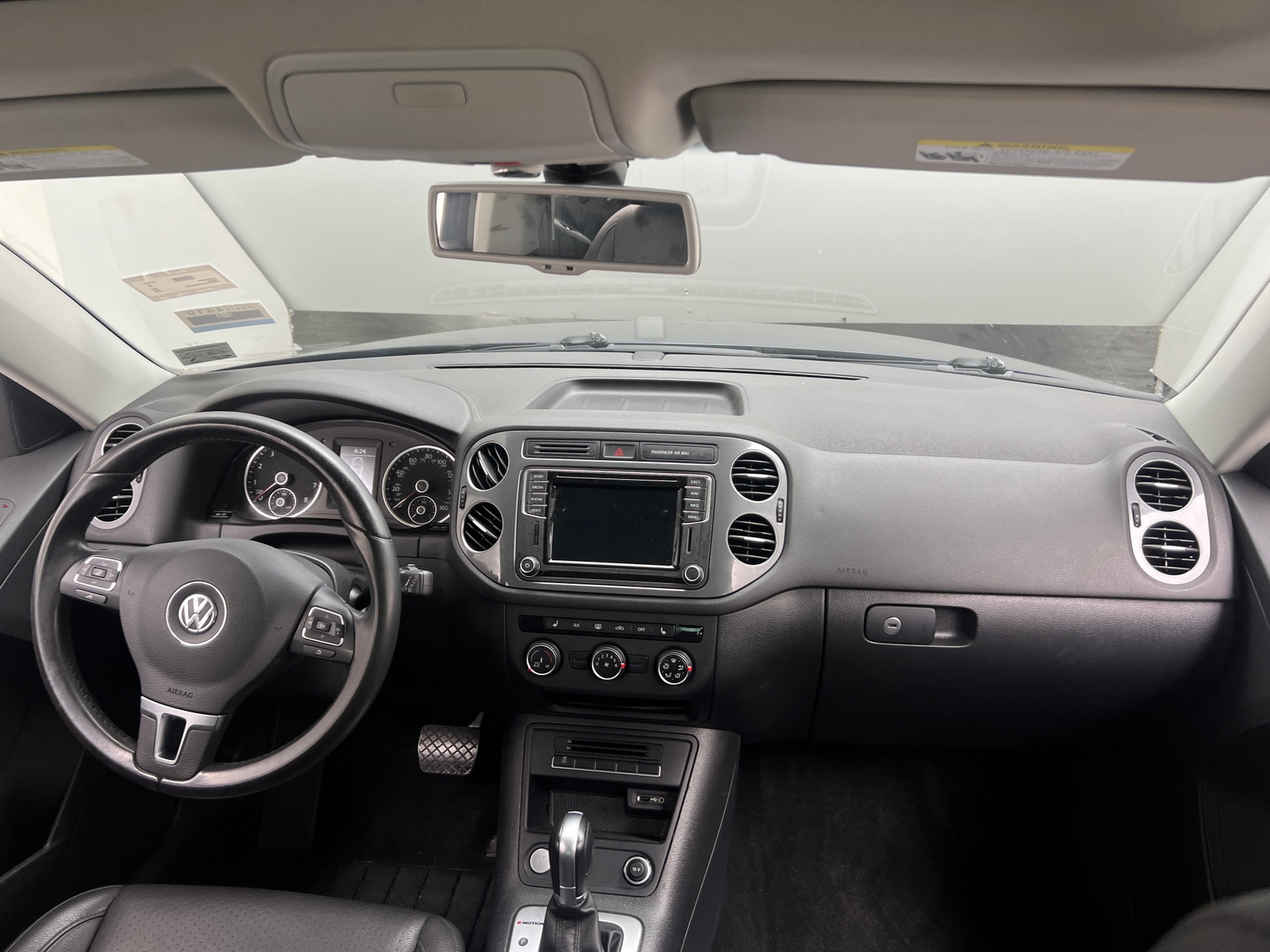 Thumbnail: 2016 Volkswagen Tiguan - 3
