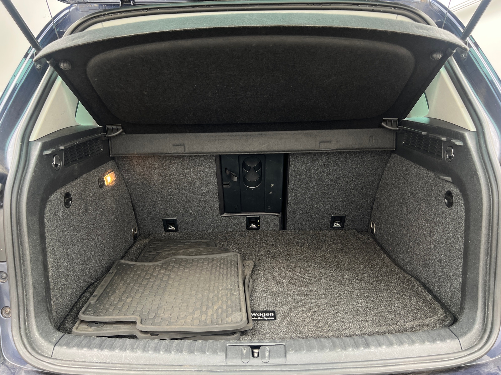 Thumbnail: 2016 Volkswagen Tiguan - 7
