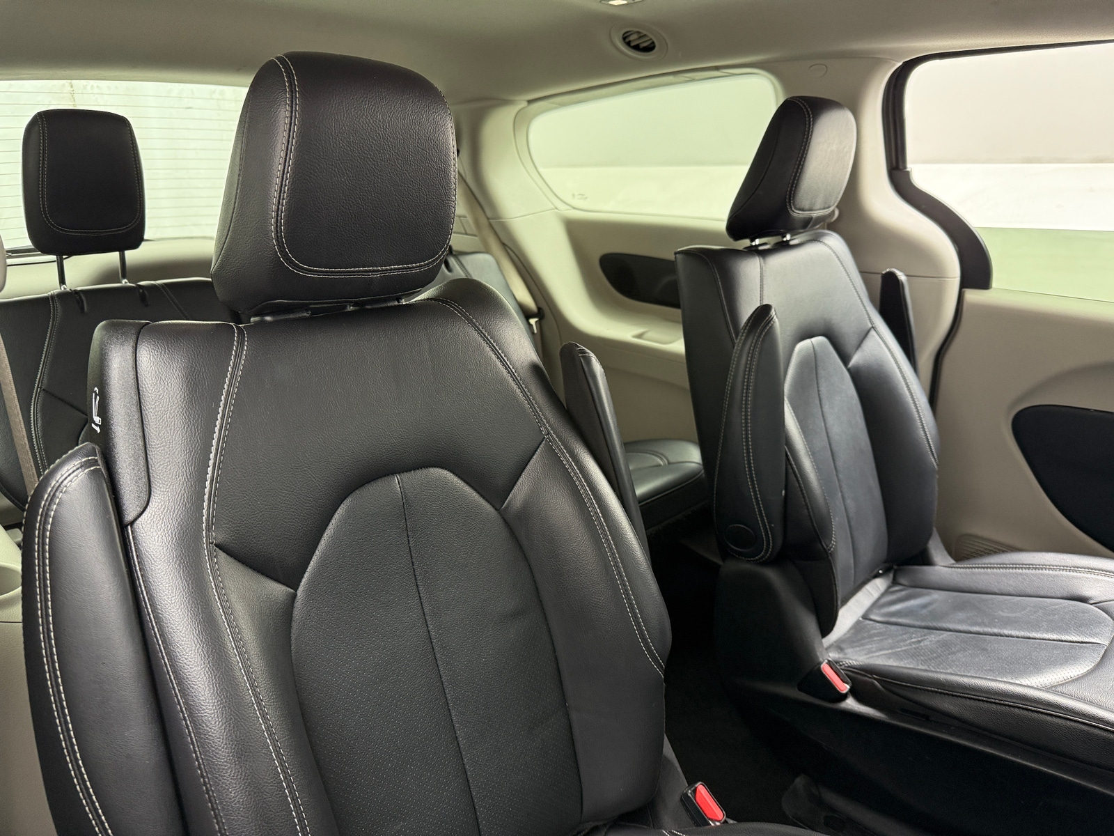 Thumbnail: 2022 Chrysler Pacifica - 5