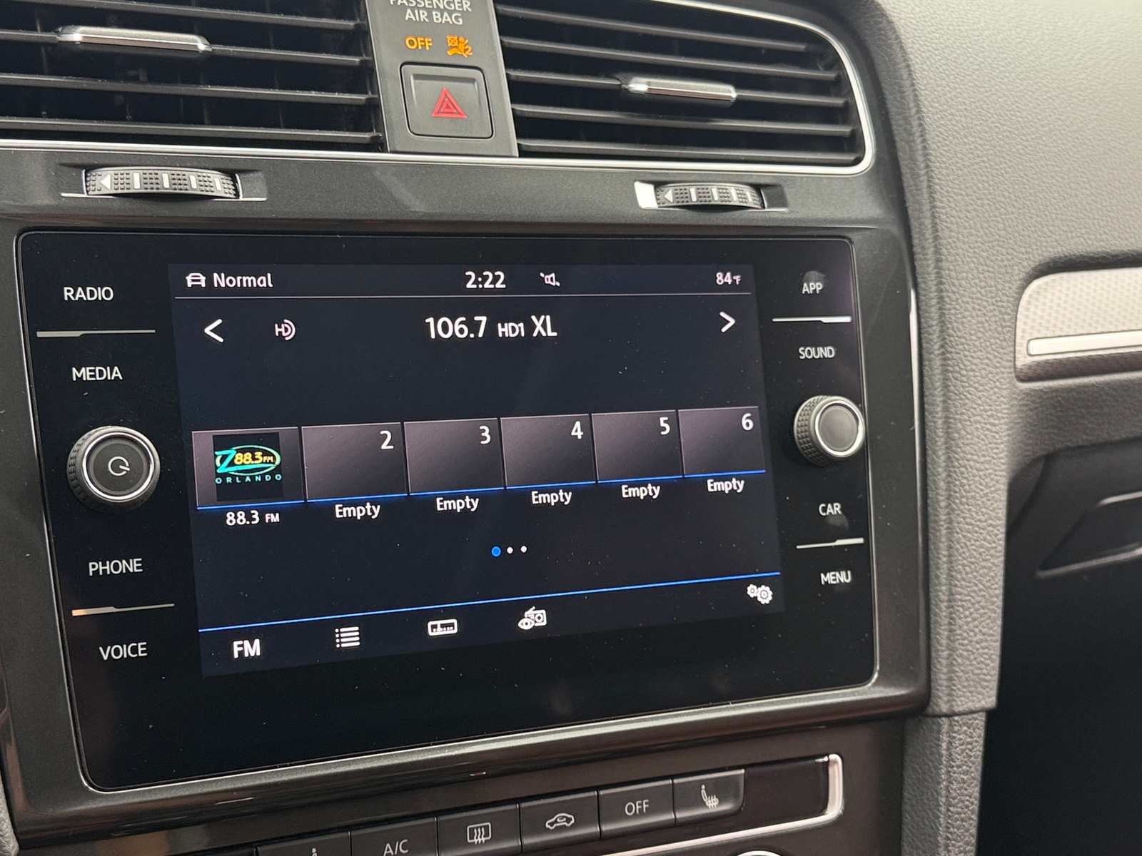Thumbnail: 2019 Volkswagen Golf - 3