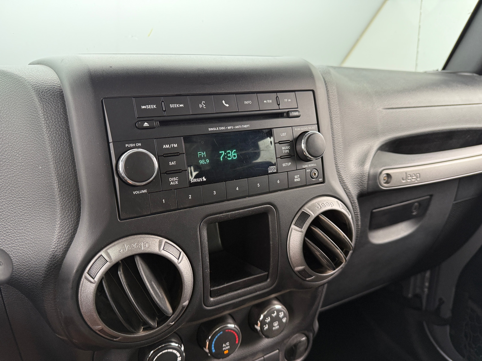 Thumbnail: 2015 Jeep Wrangler - 3