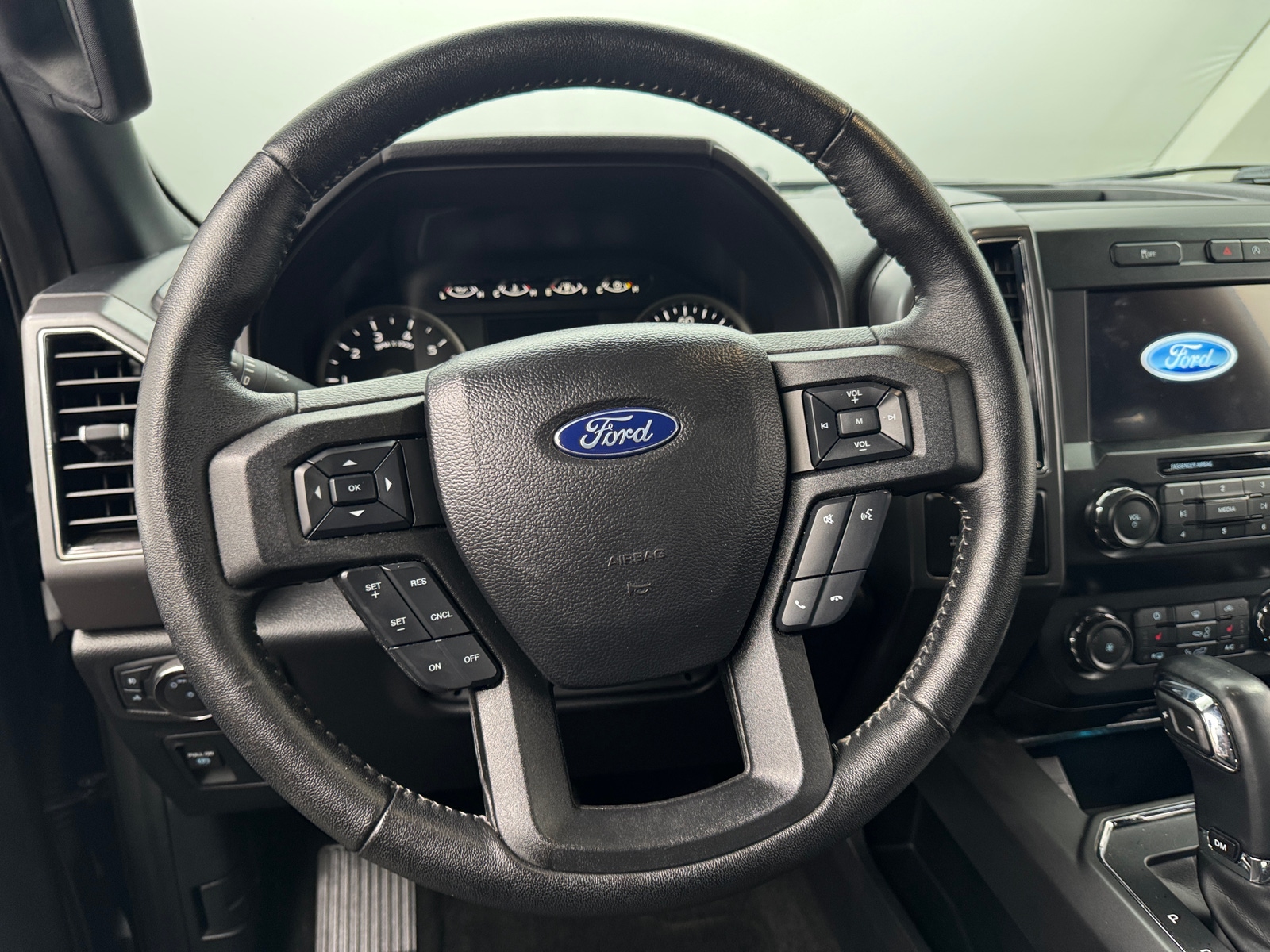 Thumbnail: 2019 Ford Econoline - 5